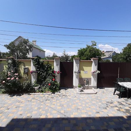Guest House Czarnomorsk Zewnętrze zdjęcie