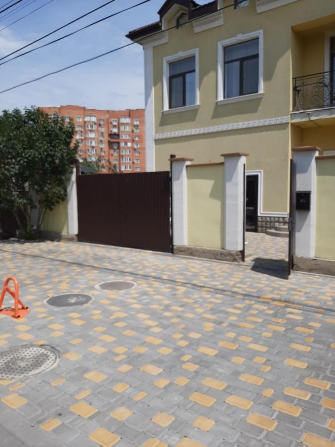 Guest House Czarnomorsk Zewnętrze zdjęcie