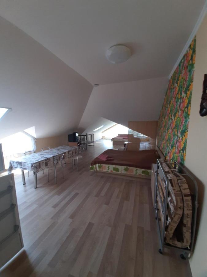 Guest House Czarnomorsk Zewnętrze zdjęcie
