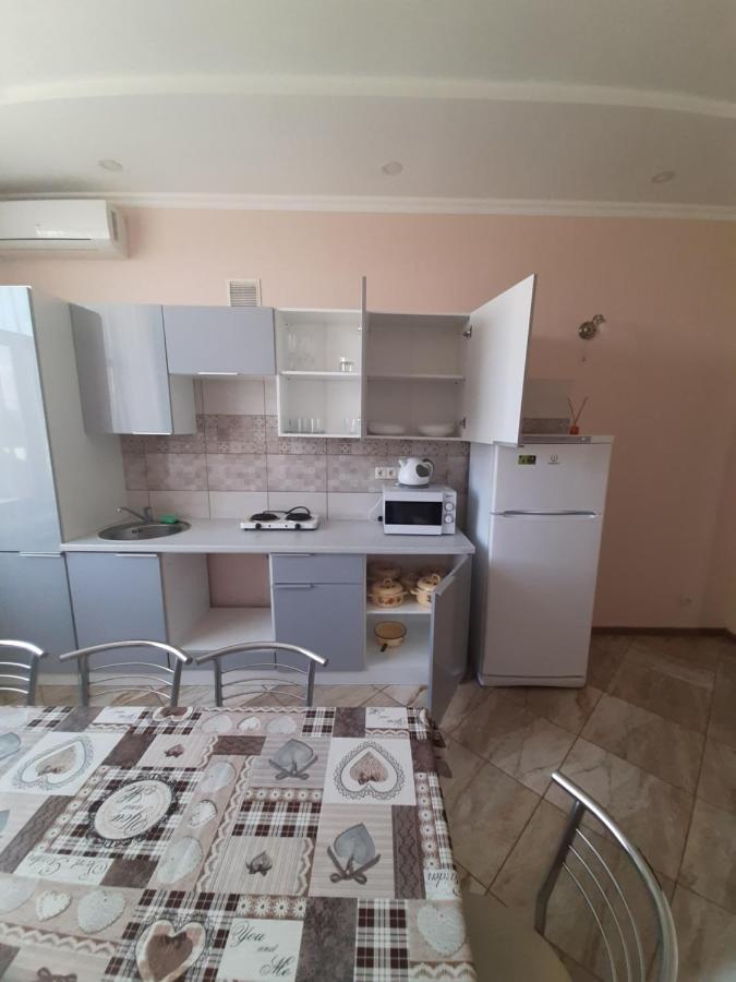 Guest House Czarnomorsk Zewnętrze zdjęcie