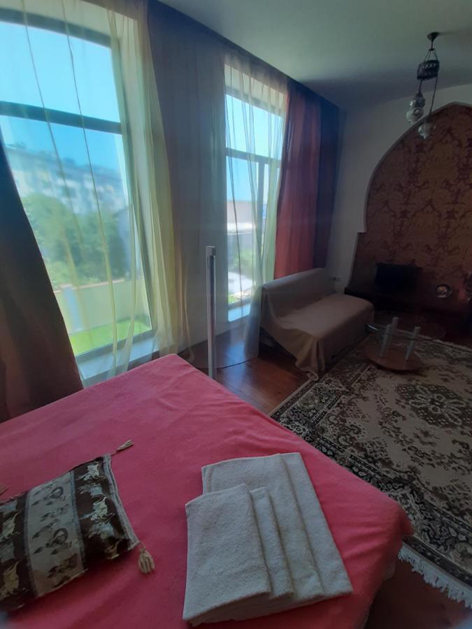 Guest House Czarnomorsk Zewnętrze zdjęcie