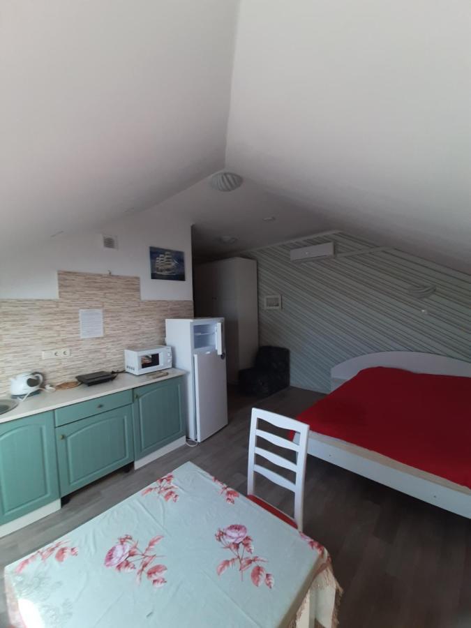 Guest House Czarnomorsk Zewnętrze zdjęcie