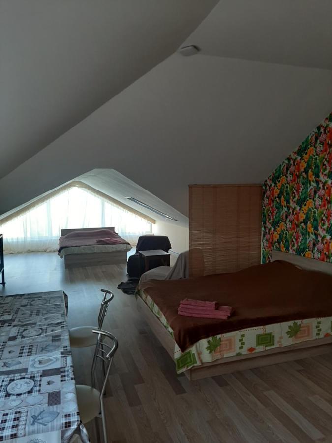 Guest House Czarnomorsk Zewnętrze zdjęcie