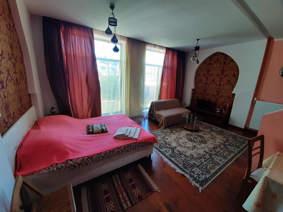Guest House Czarnomorsk Zewnętrze zdjęcie