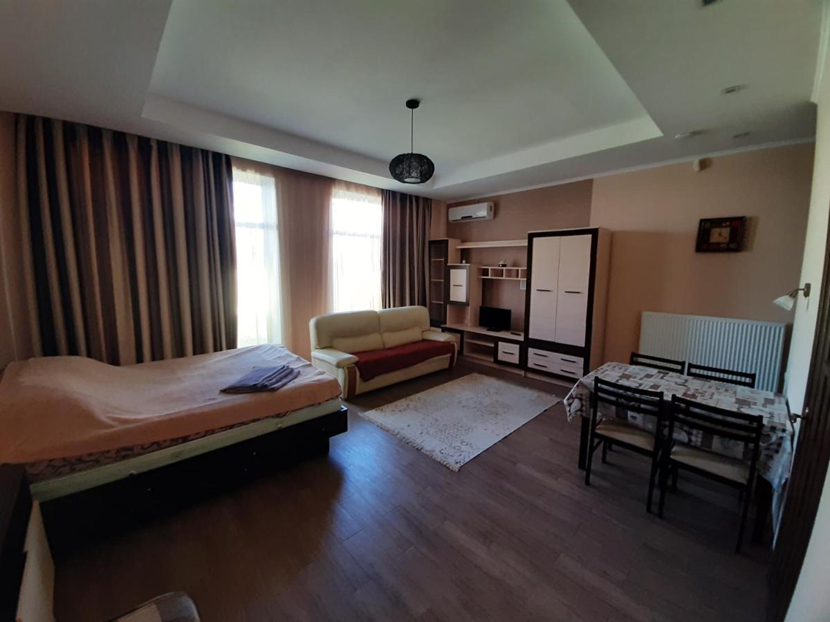 Guest House Czarnomorsk Zewnętrze zdjęcie