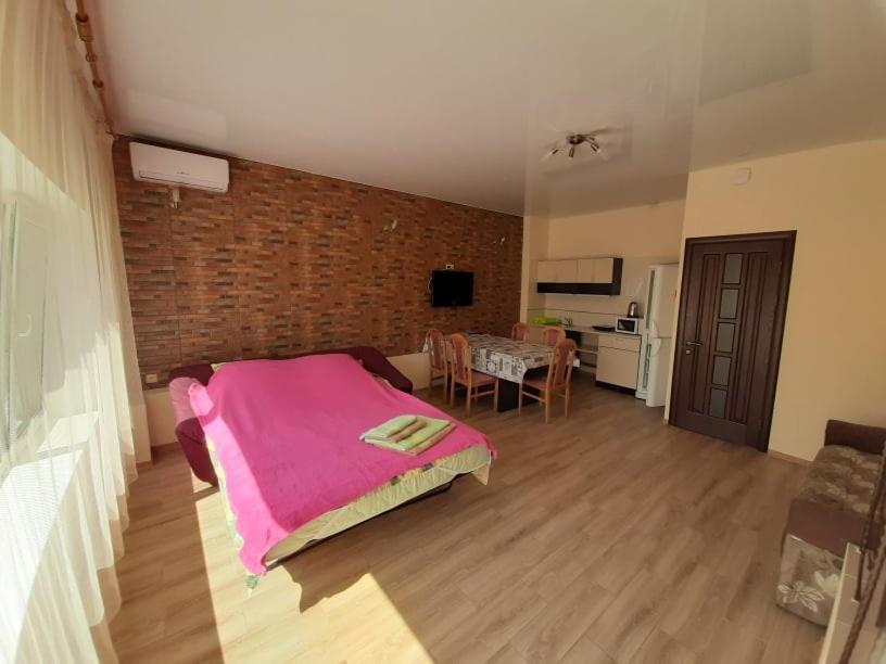 Guest House Czarnomorsk Zewnętrze zdjęcie