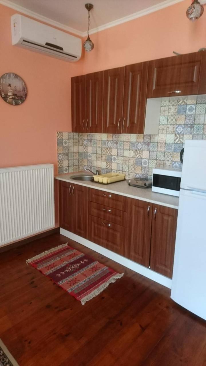 Guest House Czarnomorsk Zewnętrze zdjęcie